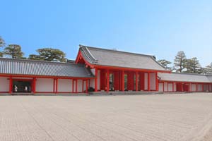 京都御所 朱塗りの写真