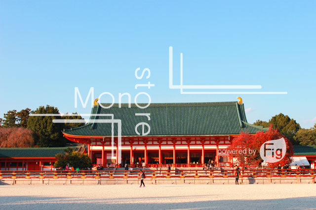 Photograph of Heian Jingu Shrine and the blue sky